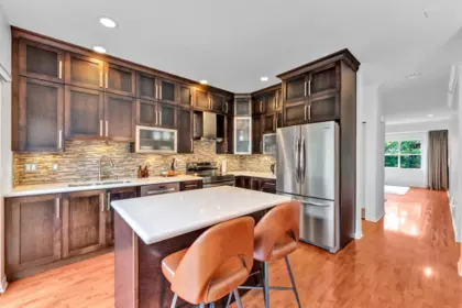 Dining Area Photo of 142 1055 Riverwood Gate, Port Coquitlam, BC