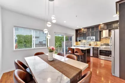 Family Room Photo of 142 1055 Riverwood Gate, Port Coquitlam, BC