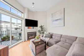 413 147 E 1st Street, North Vancouver, BC