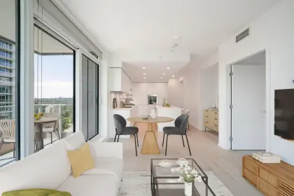 2105 3809 Evergreen Place, Burnaby, BC, Burnaby — Apartment/Condo for sale