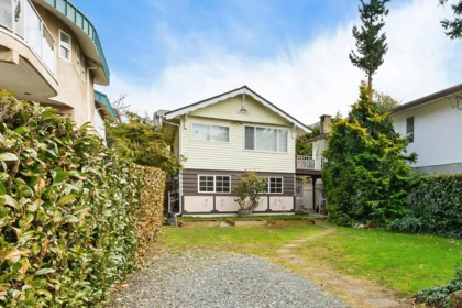 866 Finlay Street, White Rock, BC, White rock — Single Family Residence for sale