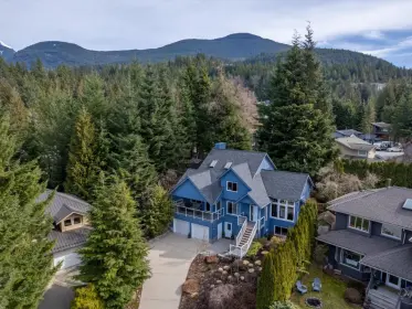 2004 Jay Place, Squamish, BC, Squamish — Single Family Residence for sale