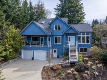 2004 Jay Place, Squamish, BC, Squamish — Single Family Residence for sale
