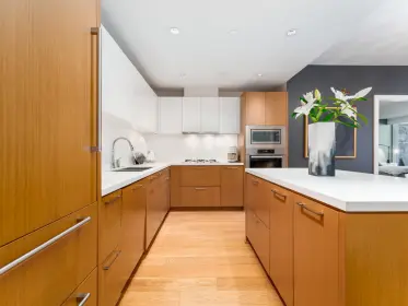 203 888 Arthur Erickson Place, West Vancouver, BC, West vancouver — Apartment/Condo for sale