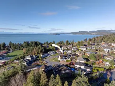4736 Tamarack Place, Sechelt, BC, Sechelt — Single Family Residence for sale