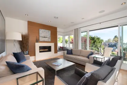 1881 Esquimalt Avenue, West Vancouver, BC, West vancouver — Single Family Residence for sale