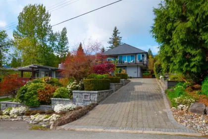 1881 Esquimalt Avenue, West Vancouver, BC, West vancouver — Single Family Residence for sale