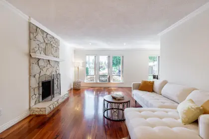 957 Pelton Avenue, Coquitlam, BC, Coquitlam — Single Family Residence for sale