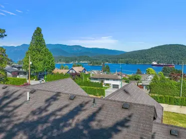 527 N Dollarton Highway, North Vancouver, BC, North vancouver — Single Family Residence for sale