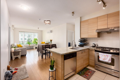 346 9388 Mckim Way, Richmond, BC, Richmond — Apartment/Condo for sale