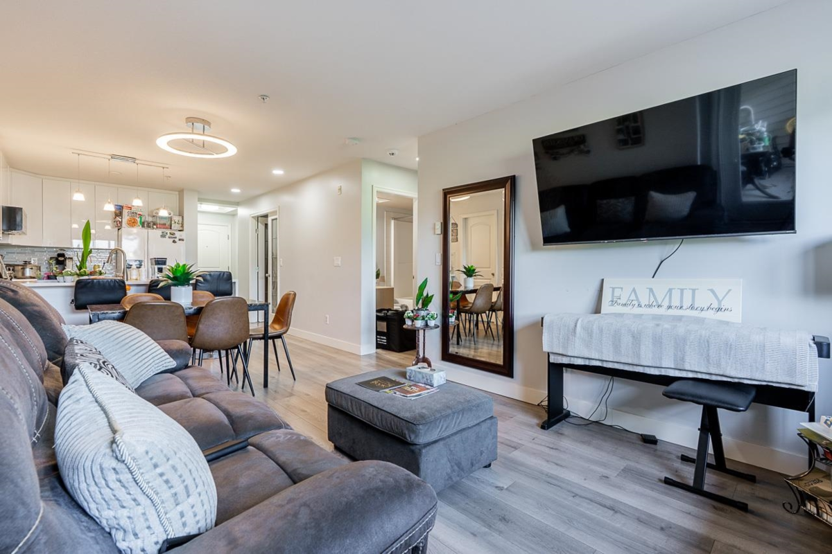 Walk-In Closet Photo of 315 8955 Edward Street, Chilliwack, BC