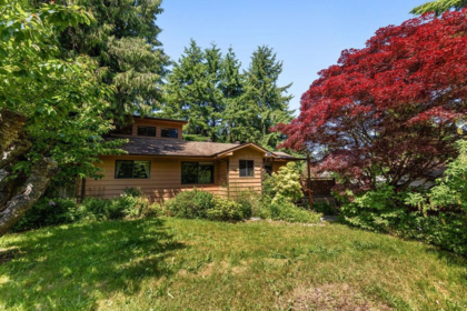 1064 Rosamund Road, Gibsons, BC, Gibsons — Single Family Residence for sale