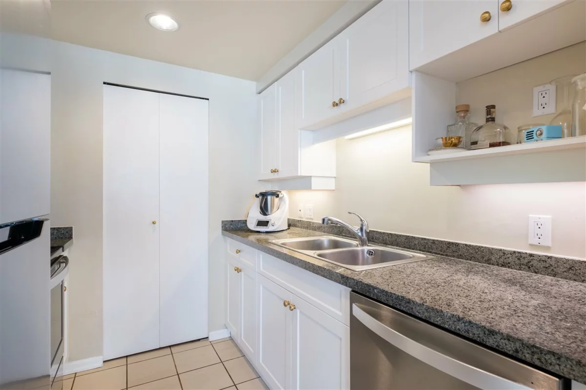 Bedroom 3 Photo of 907 1288 Marinaside Crescent, Vancouver, BC