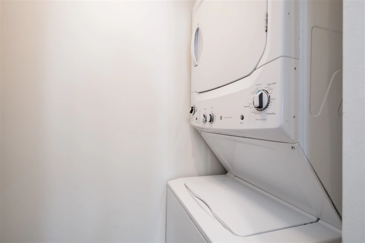 Entry Foyer Photo of 907 1288 Marinaside Crescent, Vancouver, BC