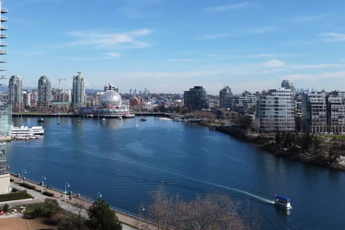 Exterior Rear Photo of 907 1288 Marinaside Crescent, Vancouver, BC
