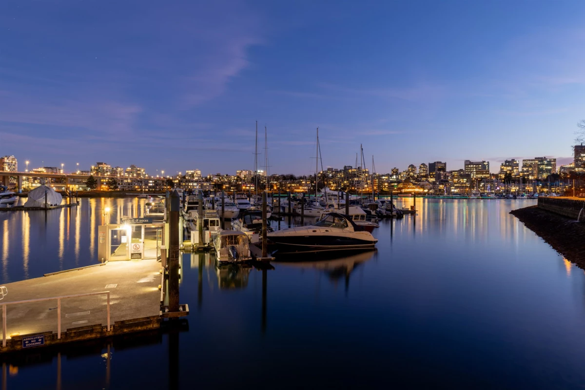 Front Yard Photo of 907 1288 Marinaside Crescent, Vancouver, BC