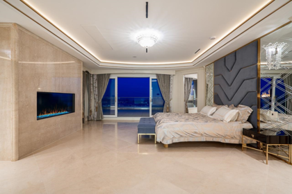 Hallway Photo of 1121 Crestline Road, West Vancouver, BC