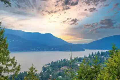 5343 Monte Bre Crescent, West Vancouver, BC, Upper Caulfeild — 4 bed single family residence for sale