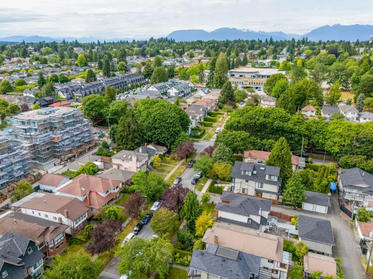 Breakfast Nook Photo of 8019 Shaughnessy Street, Vancouver, BC