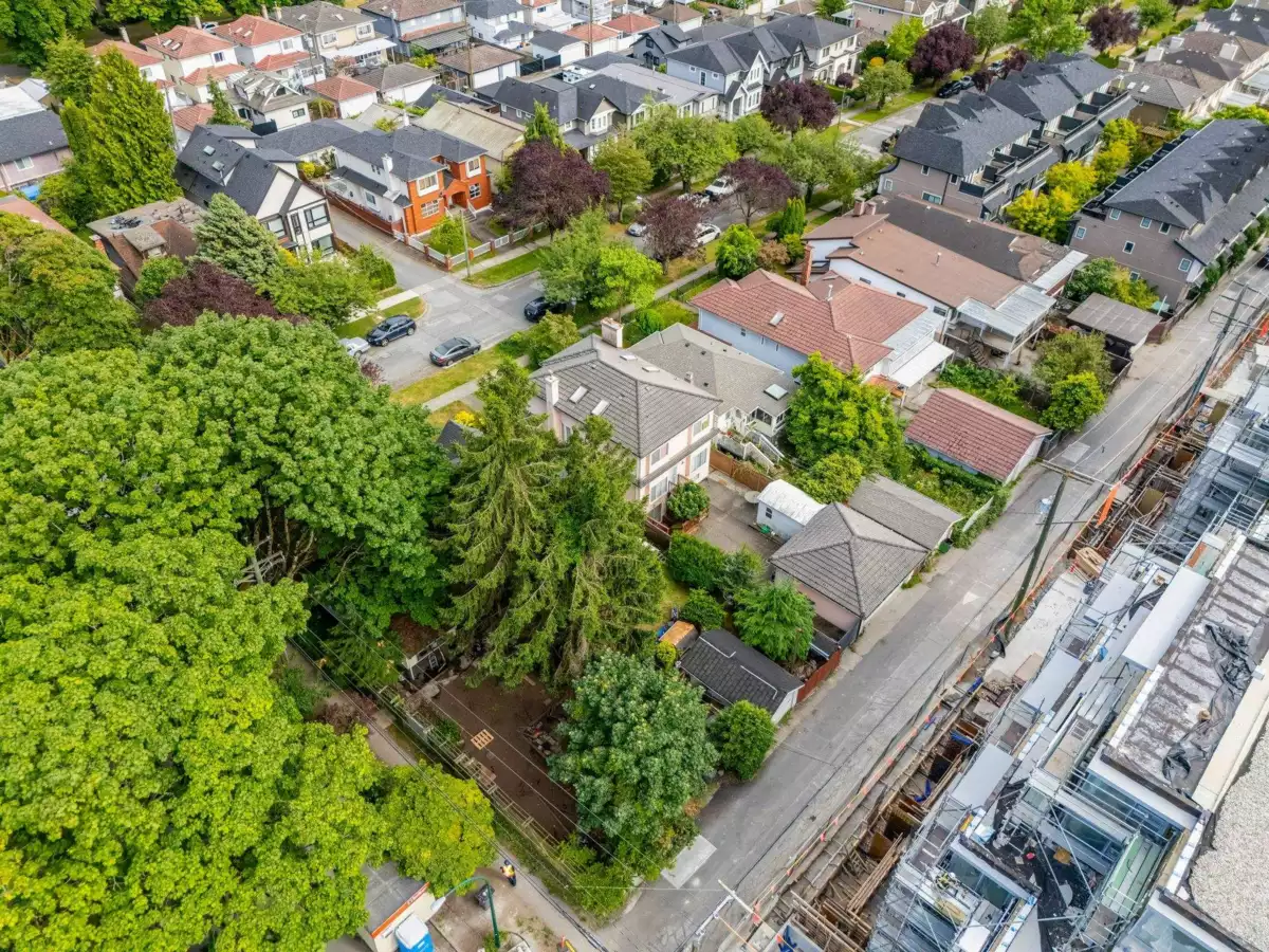 Primary Bathroom Photo of 8019 Shaughnessy Street, Vancouver, BC