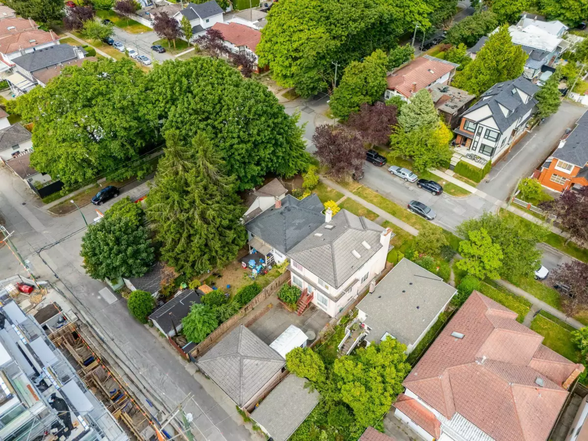 Walk-In Closet Photo of 8019 Shaughnessy Street, Vancouver, BC