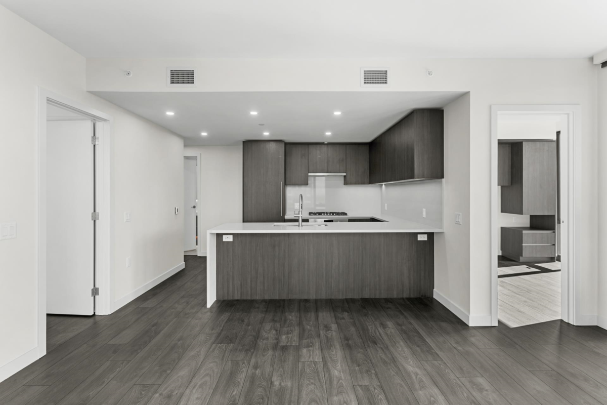 Kitchen Island Photo of 2502 5987 Wilson Avenue, Burnaby, BC