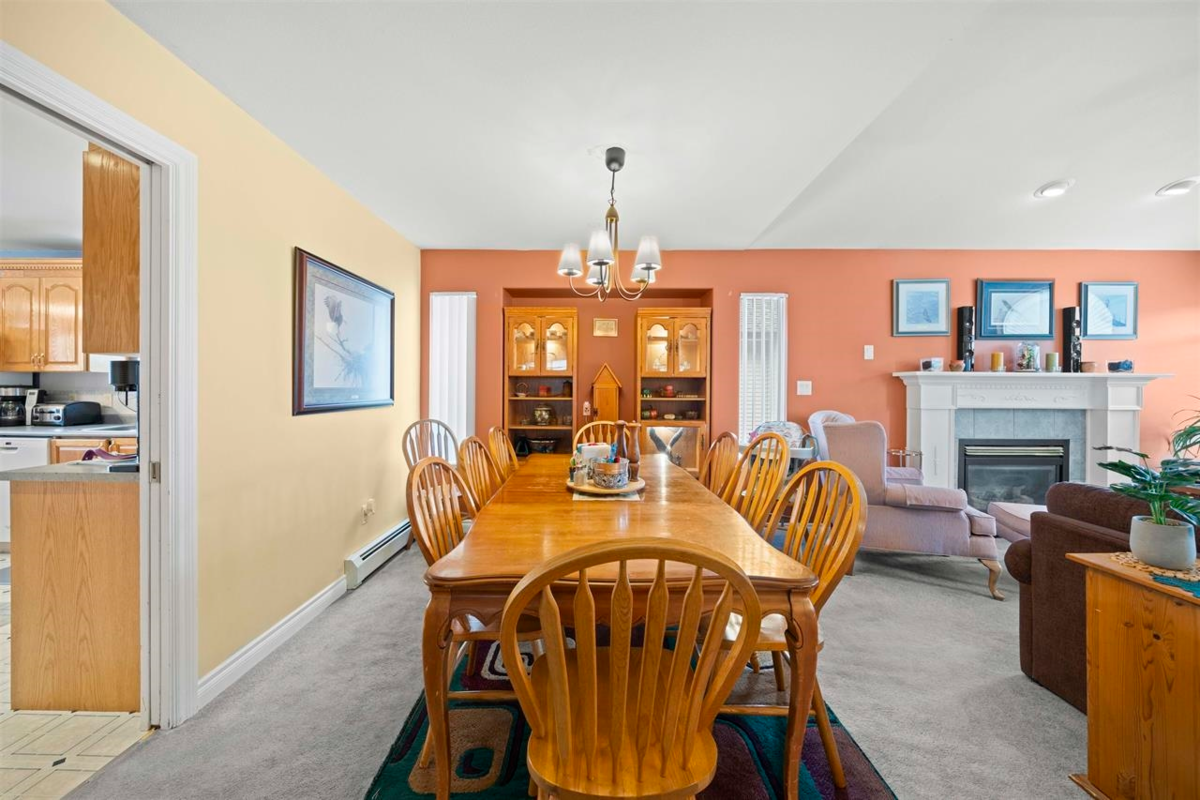 Kitchen Island Photo of 31533 Homestead Crescent, Abbotsford, BC
