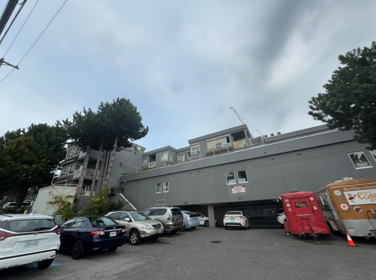 Walk-In Closet Photo of 302 688 E 56th Avenue, Vancouver, BC