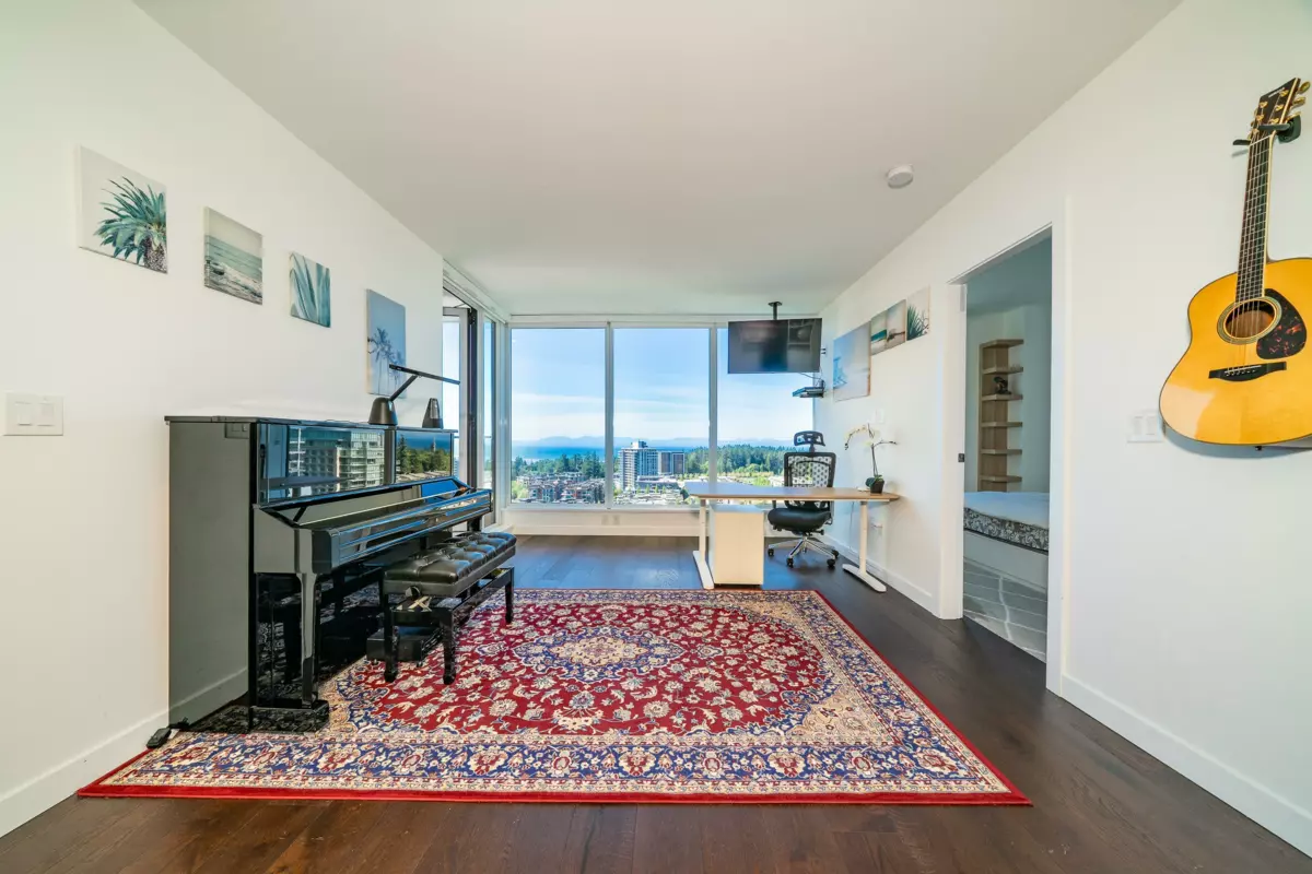 Kitchen Island Photo of 2001 5629 Birney Avenue, Vancouver, BC