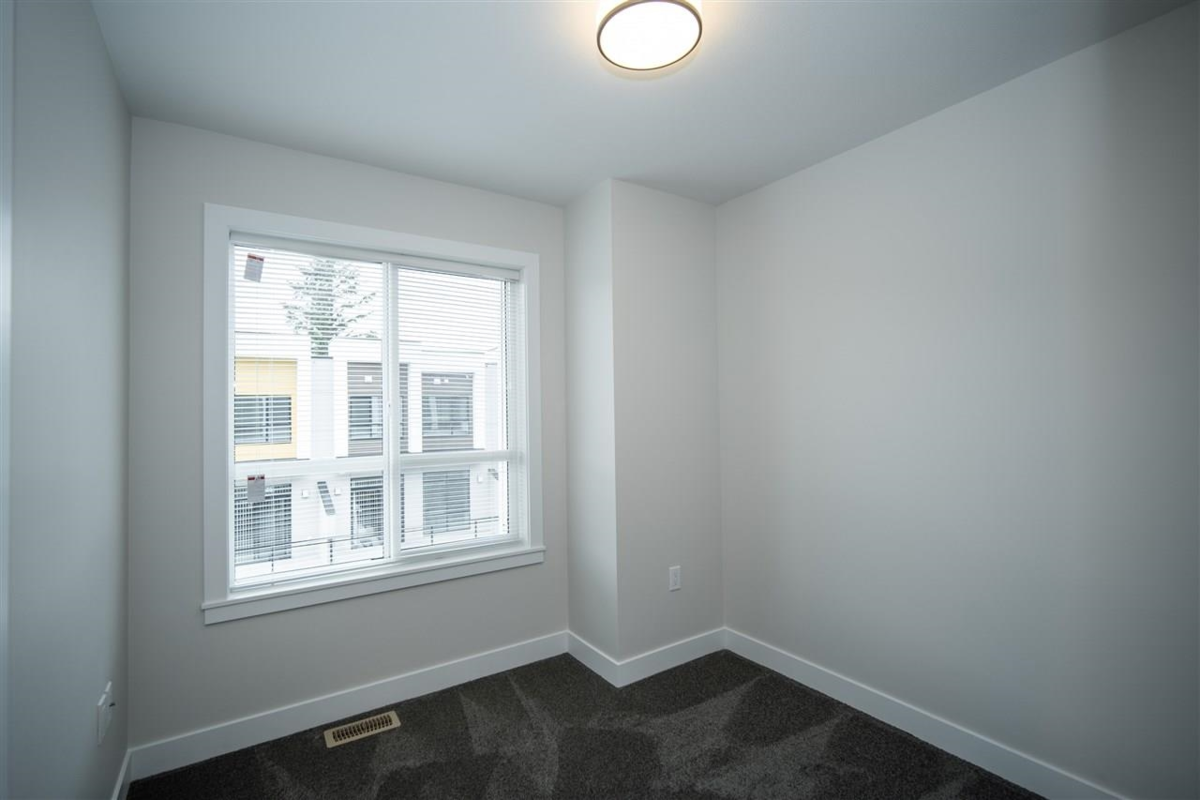 Entry Foyer Photo of 225 46150 Thomas Road, Chilliwack, BC