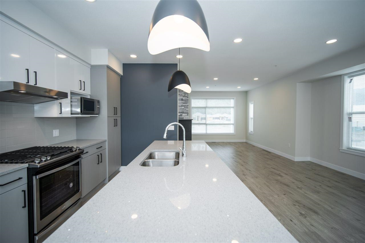 Kitchen Island Photo of 225 46150 Thomas Road, Chilliwack, BC
