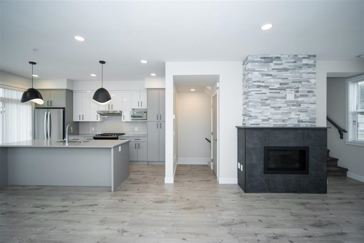 Kitchen Photo of 225 46150 Thomas Road, Chilliwack, BC