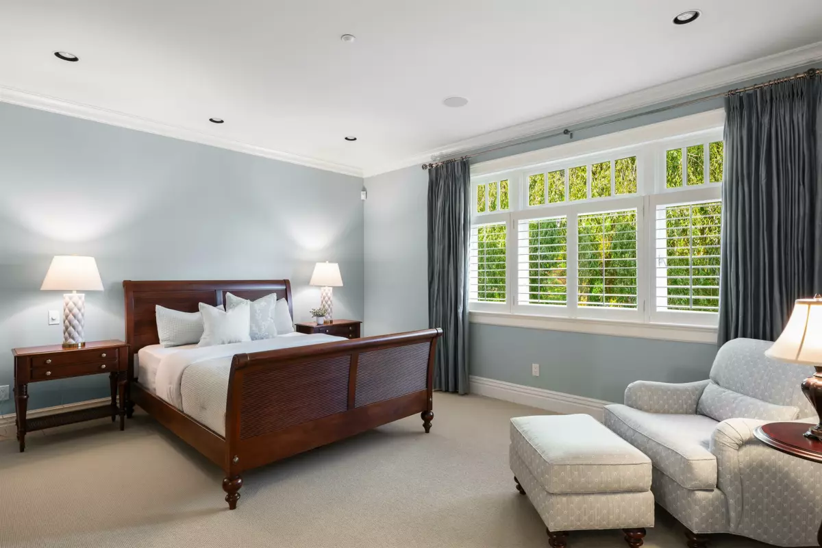 Garden / Landscaping Photo of 3937 Osler Street, Vancouver, BC