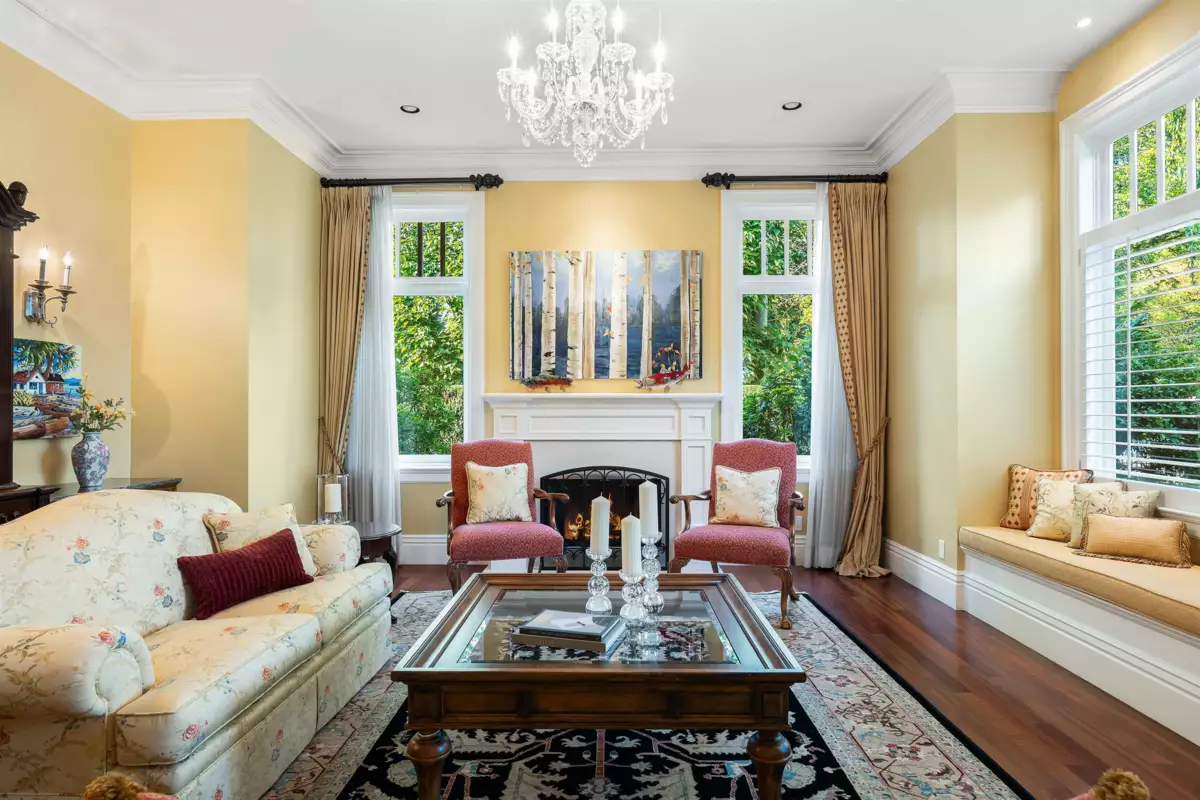 Kitchen Island Photo of 3937 Osler Street, Vancouver, BC