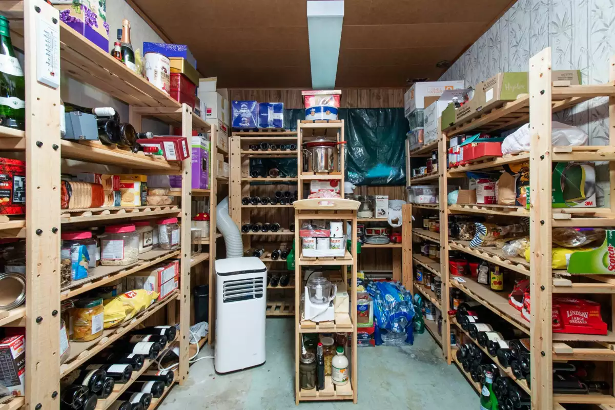 Hallway Photo of 3875 Regent Avenue, North Vancouver, BC