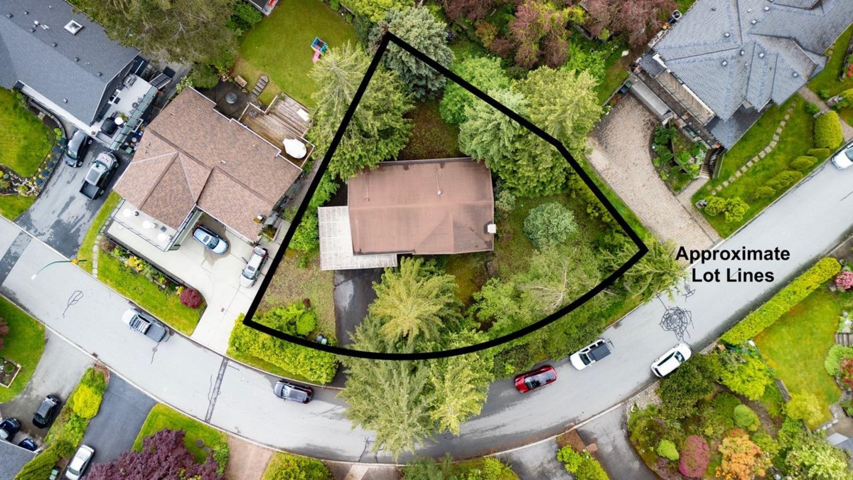 Outdoor Patio Photo of 3875 Regent Avenue, North Vancouver, BC