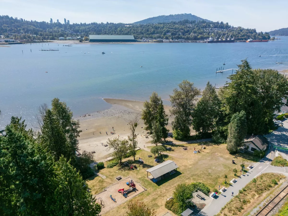 Breakfast Nook Photo of 626 Foresthill Place, Port Moody, BC