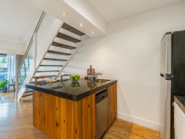 408 1549 Kitchener Street, Vancouver, BC, Vancouver — Apartment/Condo for sale