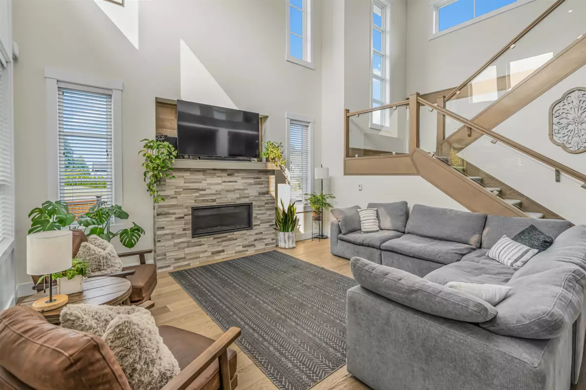 Living Room Photo of 8435 Mctaggart Street, Mission, BC