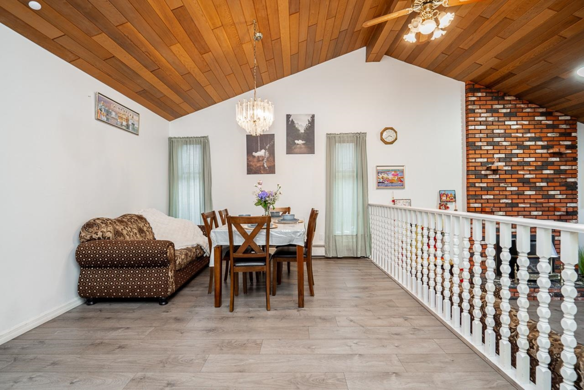 Dining Area Photo of 15672 99b Avenue, Surrey, BC