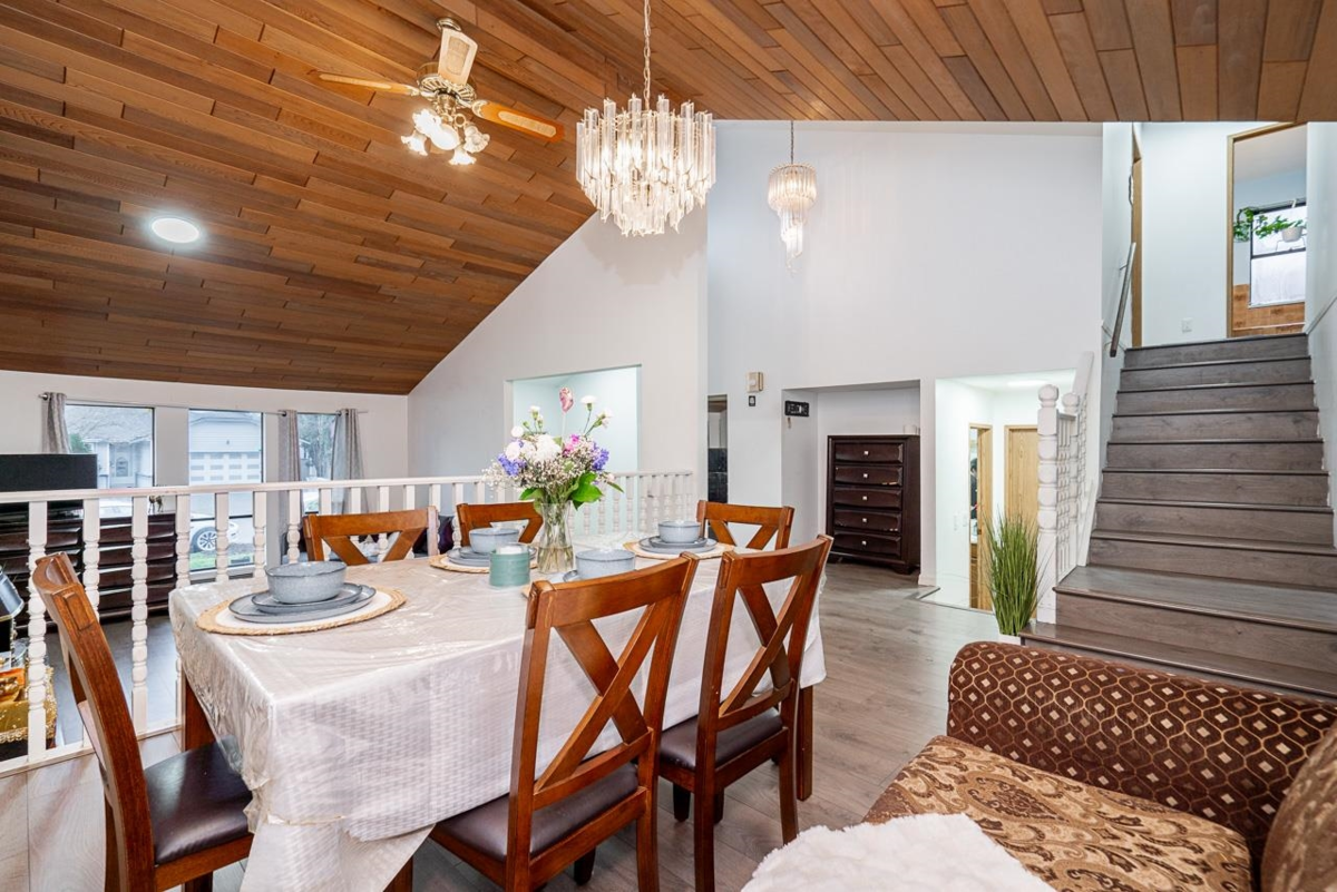 Kitchen Photo of 15672 99b Avenue, Surrey, BC