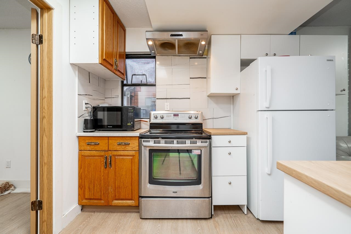 Office / Den Photo of 15672 99b Avenue, Surrey, BC