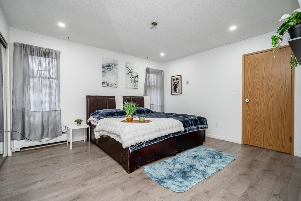 Primary Bedroom Photo of 15672 99b Avenue, Surrey, BC