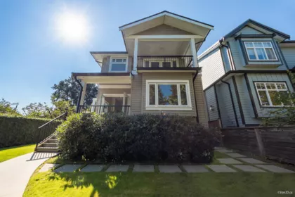 288 E 16th Avenue, Vancouver, BC, Vancouver — Half Duplex for sale