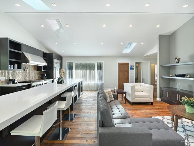 Dining Area Photo of 13671 16 Avenue, Surrey, BC