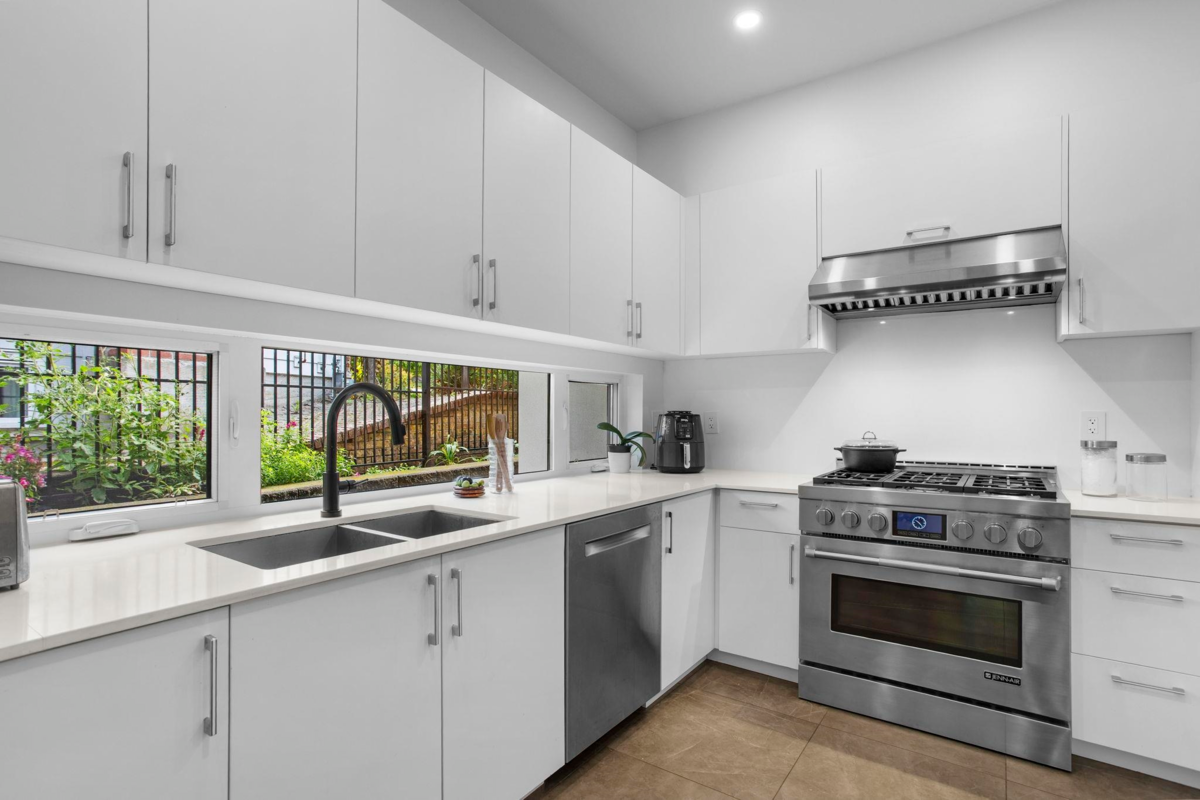 Bedroom 3 Photo of 5197 Sonora Drive, North Vancouver, BC