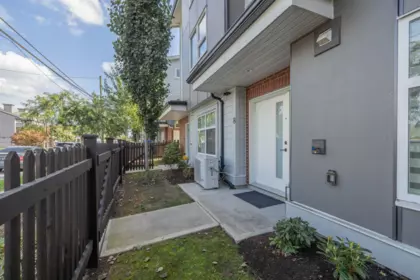 8 22334 48 Avenue, Langley, BC, Langley — Townhouse for sale