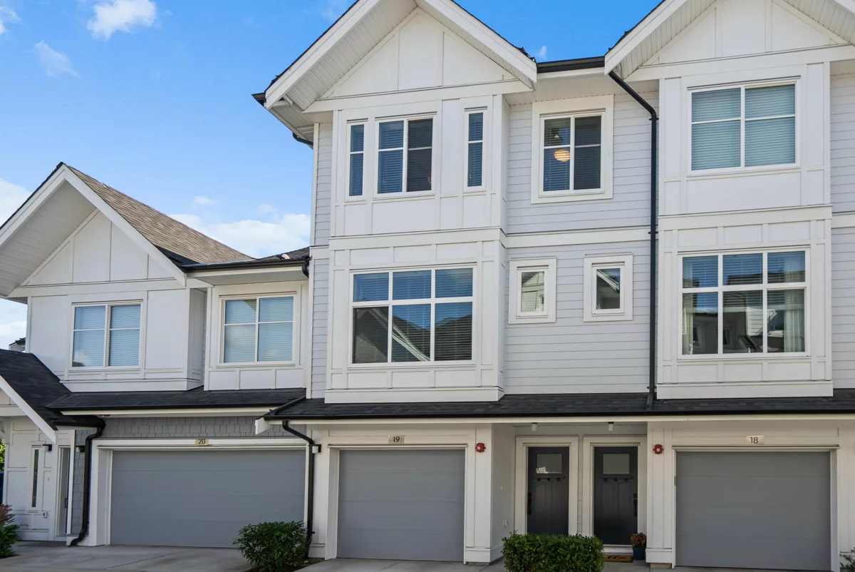 Family Room Photo of 19 21688 52 Avenue, Langley, BC