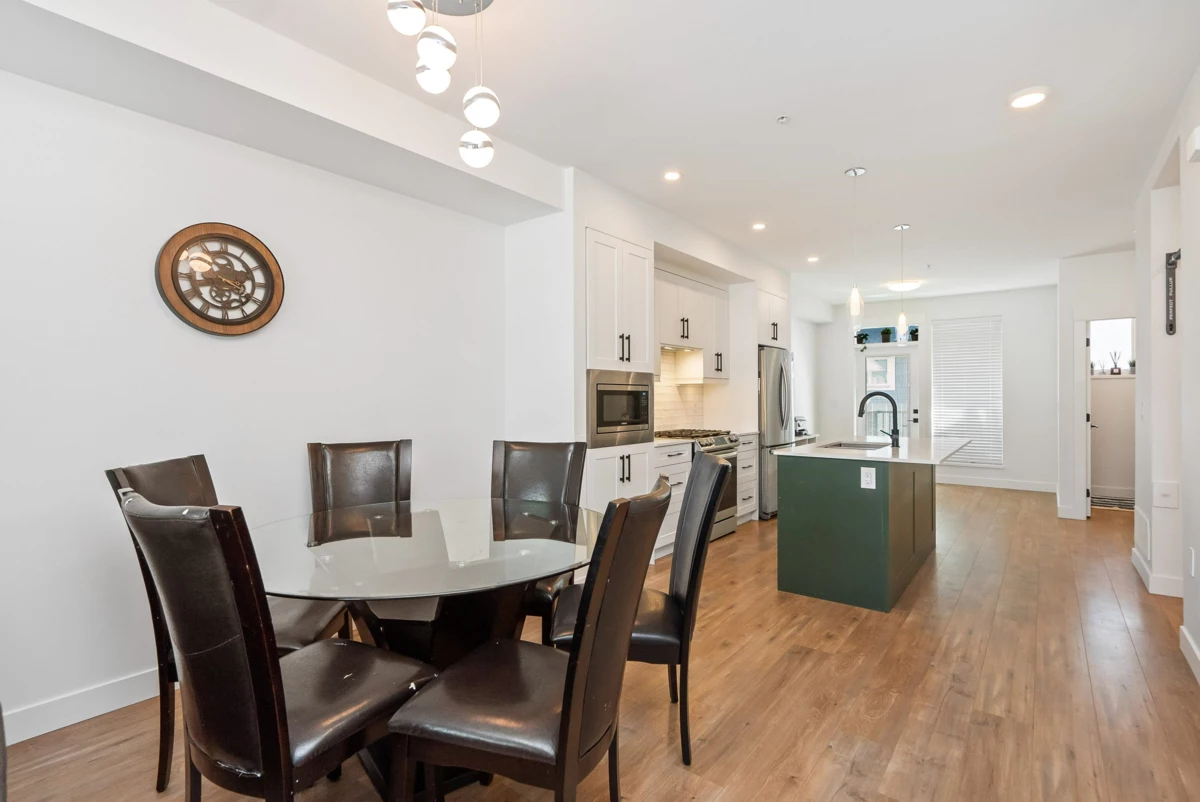 Primary Bathroom Photo of 19 21688 52 Avenue, Langley, BC