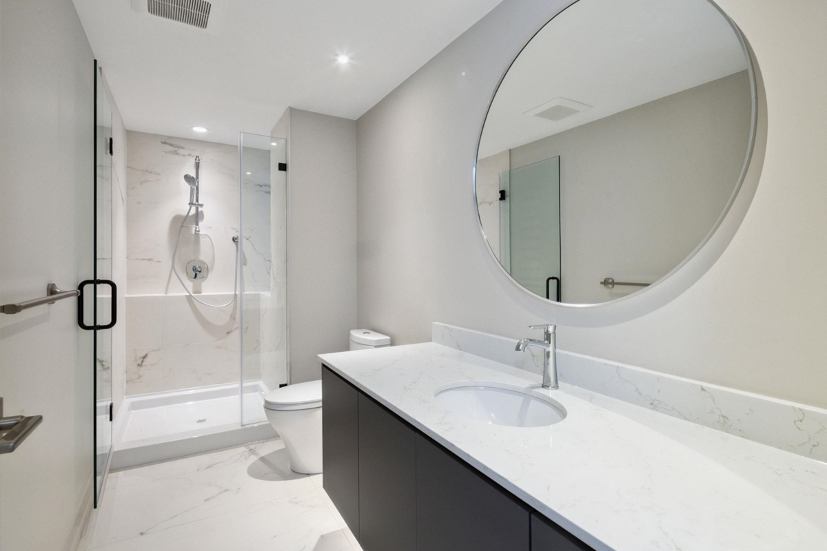 Guest Bathroom Photo of 6363 Buckingham Drive, Burnaby, BC